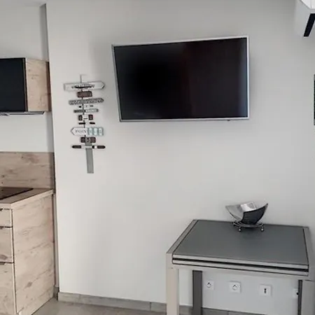 Renove Avec Climatisation Et Piscine A - Fr-1-610-63 Apartman *